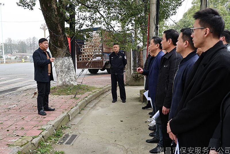 醉美鄱湖(hú)半馬 最美保安(ān)護航